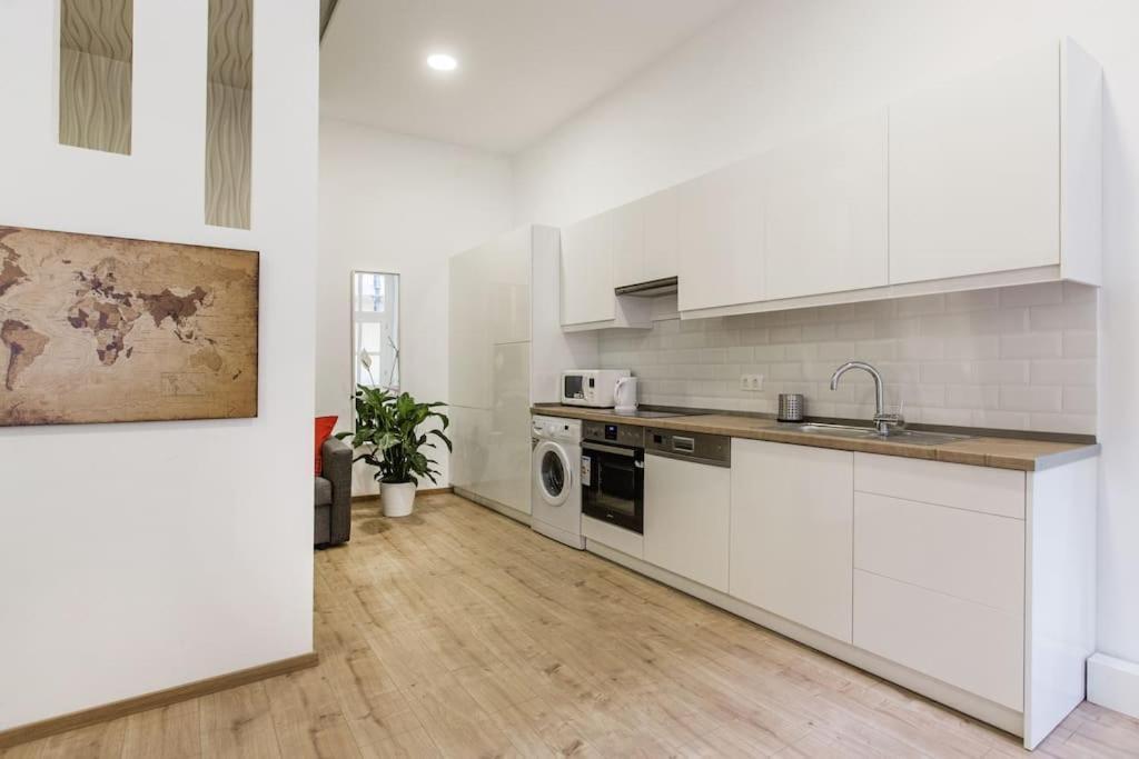 Designer Dream In The Ruin Bar District W A/c Apartamento *